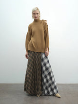 Golf AKEP z plecionym kołnierzykiem na ramieniu Akep